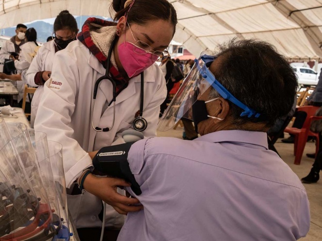 Regreso a clases será en mayo, aquí fechas de vacunación a maestros