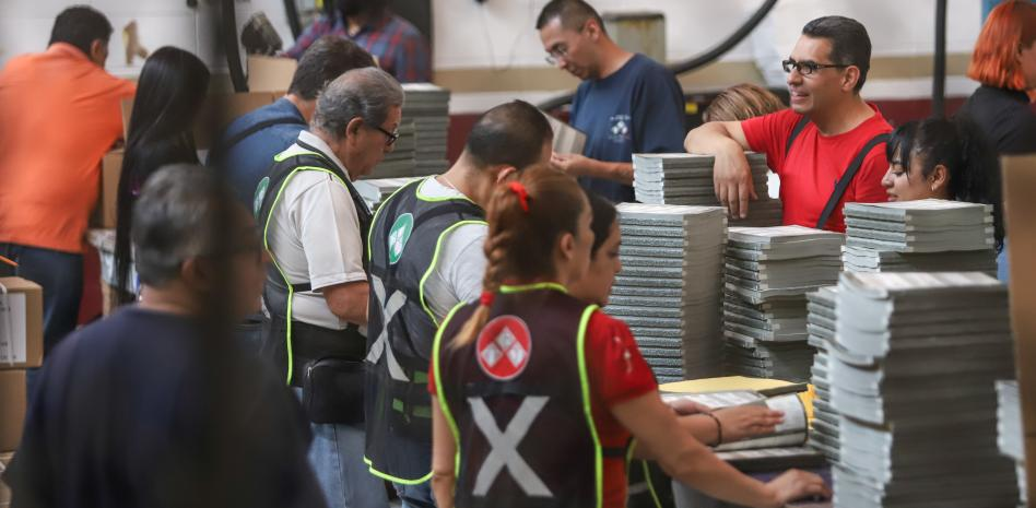 Arranca distribución de boletas electorales para el 2 de junio