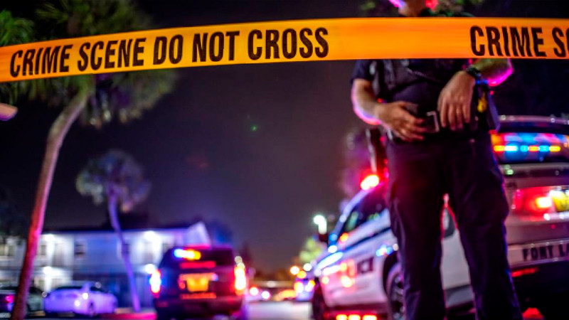 «La pesadilla de Mississippi: Tiroteo masivo en EE.UU. deja una estela de dolor y una ciudad en shock, con al menos 6 víctimas mortales y un sospechoso bajo custodia»