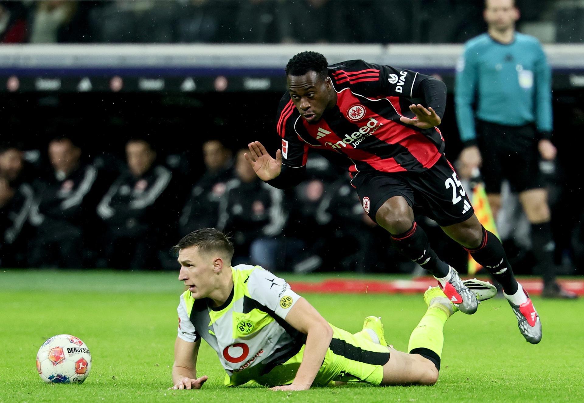 «El gol de la vida: Chukwuemeka y el Dortmund logran un milagroso empate en el final dramático»