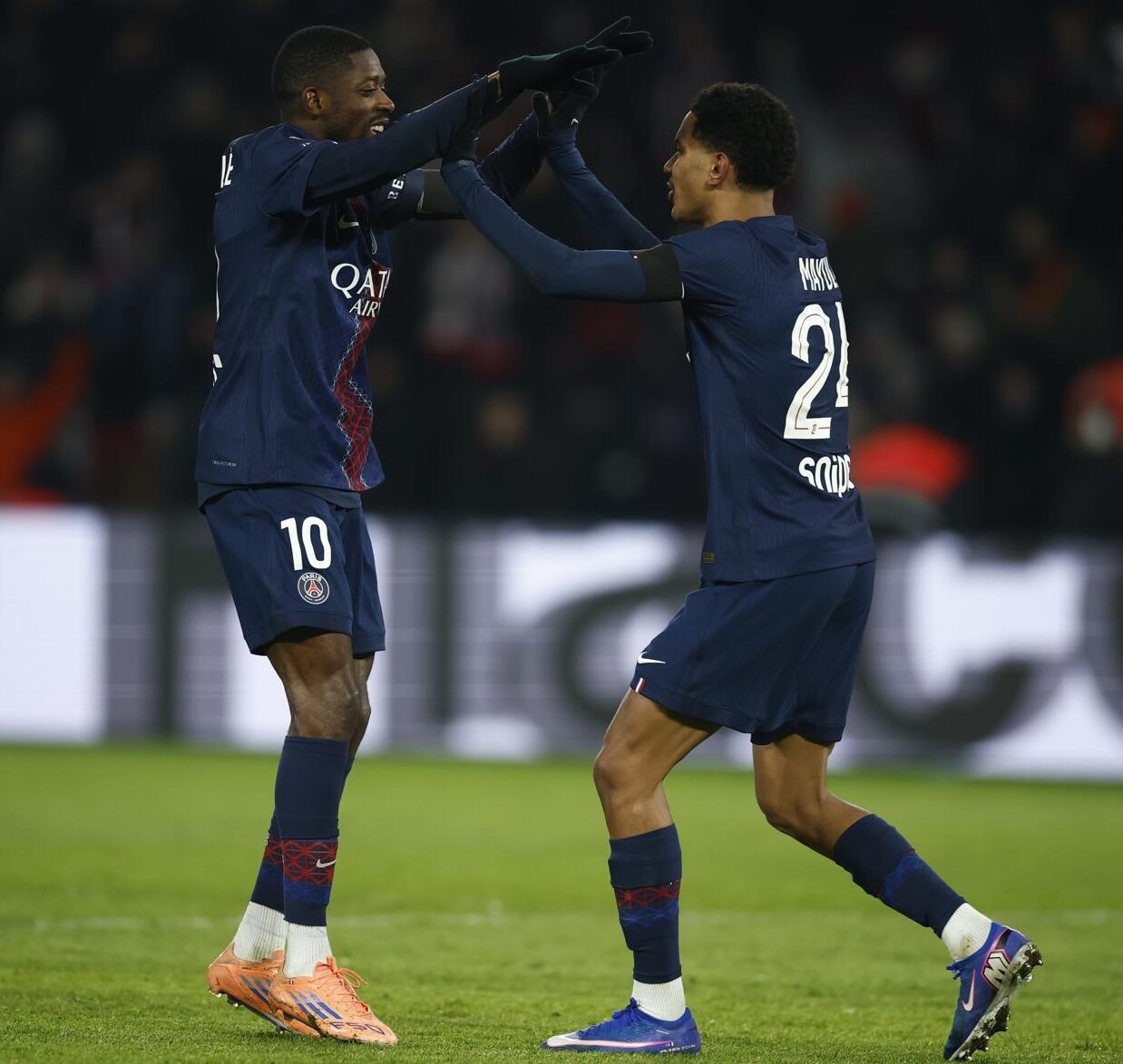 El golazo de Dembélé da vuelta a la página al PSG y mantiene sus opciones de coronarse campeón de la Ligue 1.